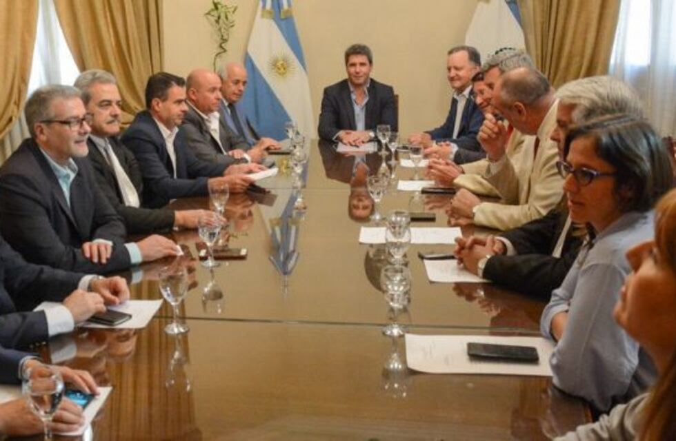 Antes de despedir el año, Uñac se reunió con su Gabinete y pidió austeridad