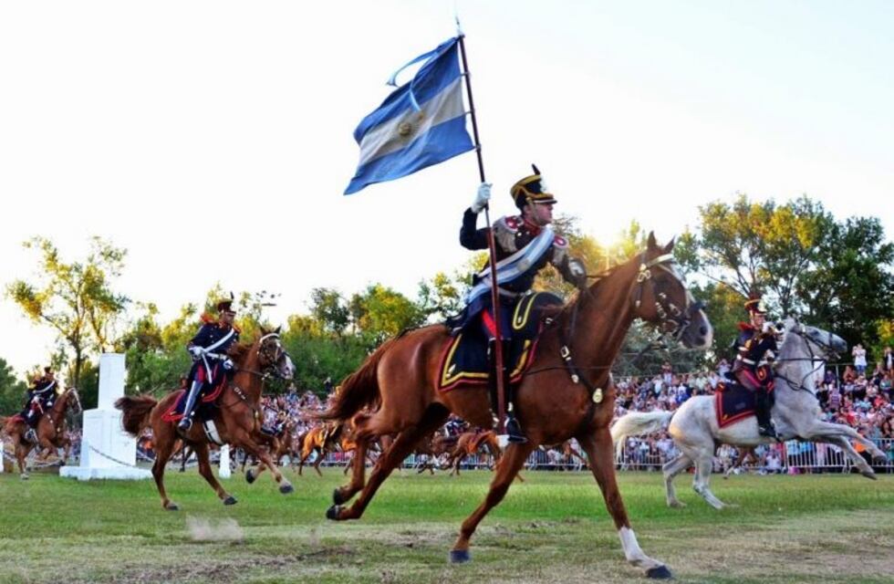 Show de paracaidistas, desfile y la carga de caballería serán parte del aniversario del combate de San Lorenzo