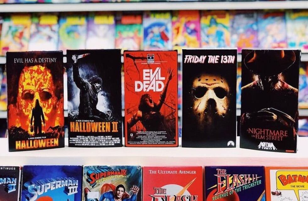 Construyó un Blockbuster en el sótano de su casa y conquistó el corazón de los nostálgicos