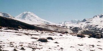 Laguna del diamante con nieve