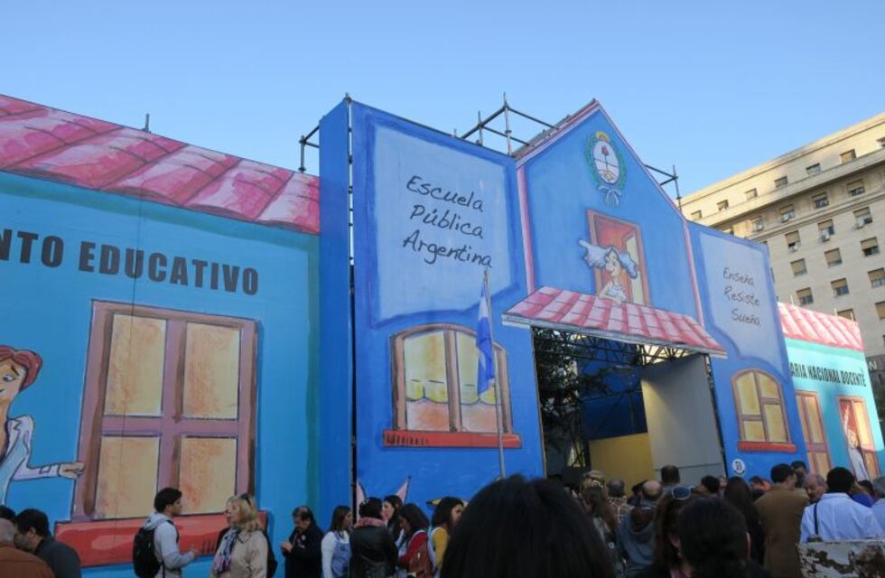 La escuela itinerante de los docentes seguirá hasta el 5 de mayo