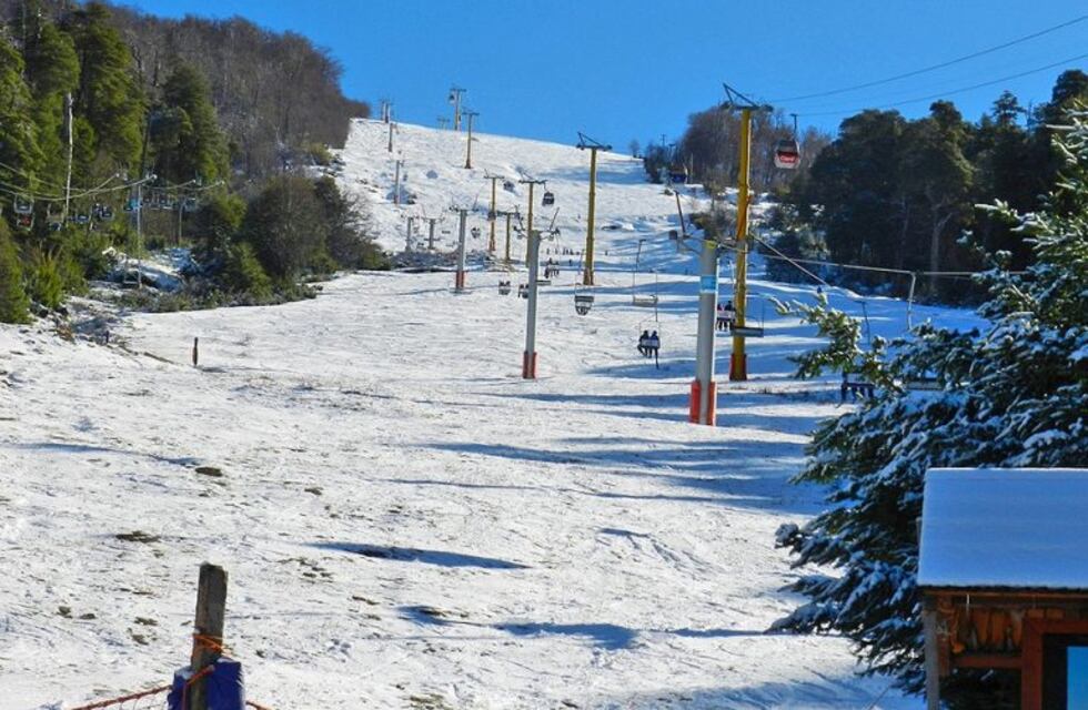 El centro de esquí de Villa La Angostura tendrá nieve hasta fines de septiembre