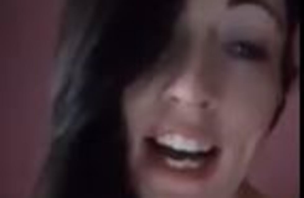 El descargo del joven que se olvidó el celular y su novia descubrió que la engañaba