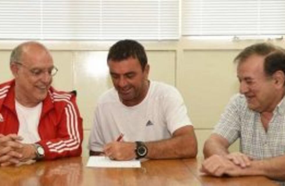 Fin de la novela: Osella firmó la renovación de su contrato