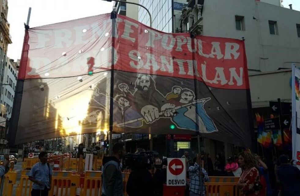 Organizaciones sociales protestan en Corrientes y Callao