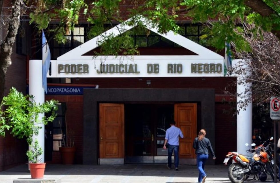 Un policía será indemnizado por sufrir un accidente tras quedarse sin frenos en un patrullero