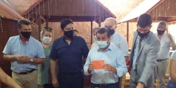 El gobernador entregó subsidios al sector productivo de Alem