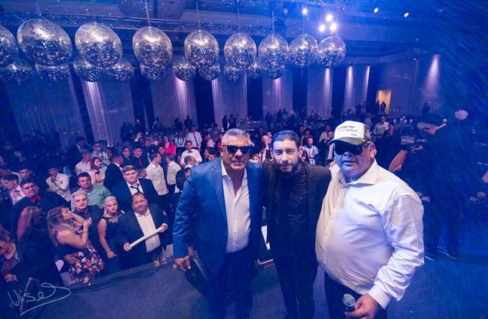 Mirá cómo el presidente de AFA festejó sus 50 años junto a Ulises Bueno