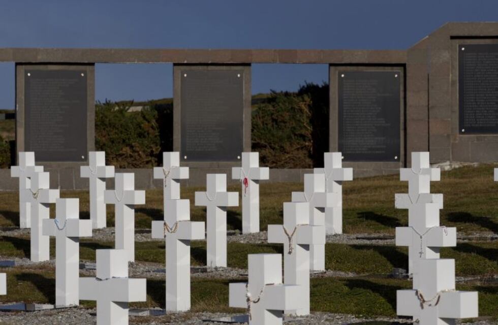 Emotiva canción en homenaje a los caídos en Malvinas