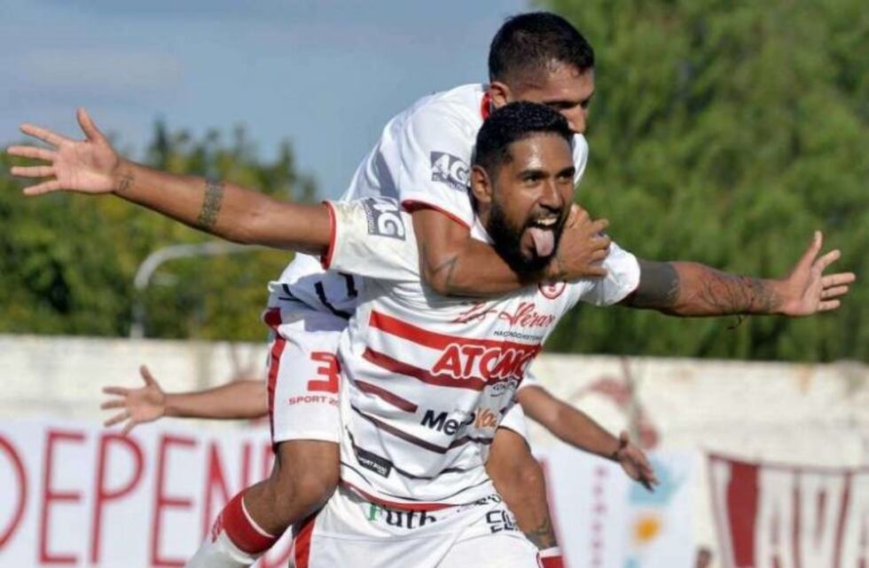 Huracán Las Heras ganó y aviva la ilusión de ascenso