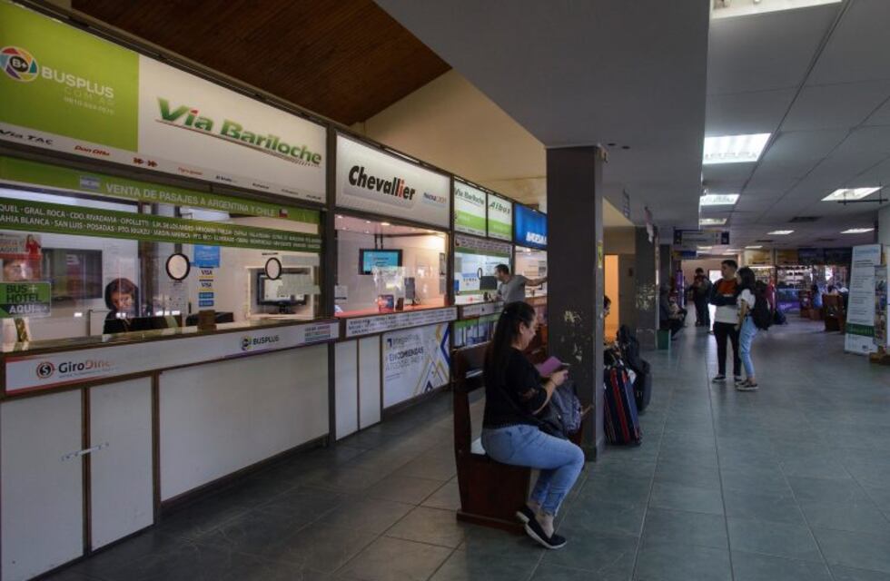 Exigen insumos de limpieza en la terminal de colectivos de Bariloche