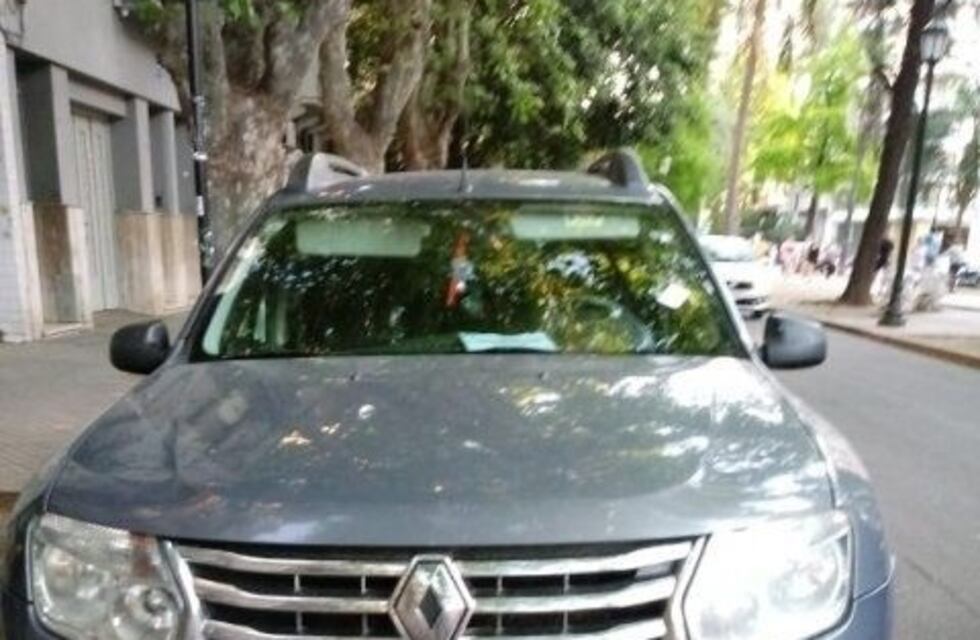 Escracharon a Contigiani por el uso indebido de un permiso oficial