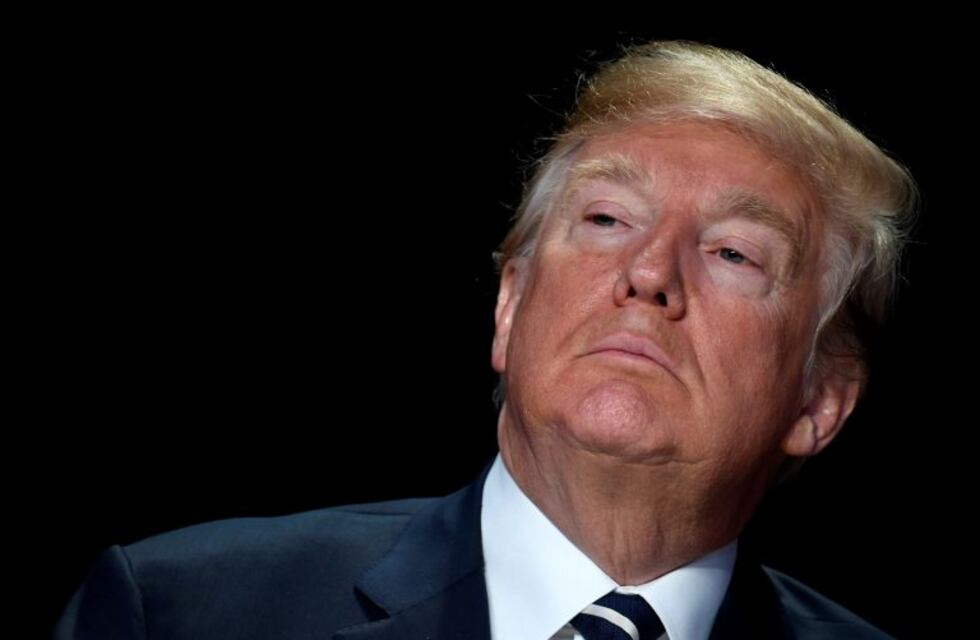 Un video reveló el secreto detrás de la cabellera de Donald Trump