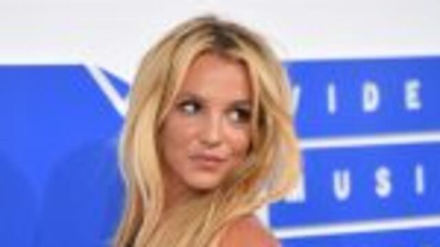 Singer Britney Spears arrives for the 2016 MTV Video Music Awards August 28, 2016 at Madison Square Garden in New York. / AFP PHOTO / Angela Weiss nueva york eeuu Britney Spears entrega premios mtv 2016 a la musica premio a los video videos de musica invi