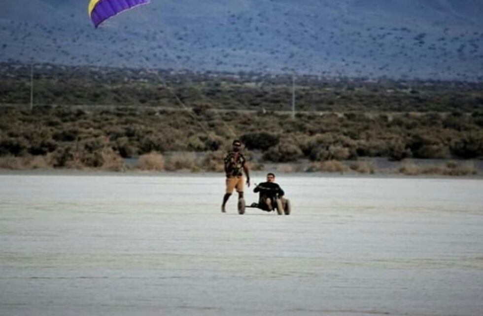 Kite buggy, el deporte que es furor en La Pampa del Leoncito