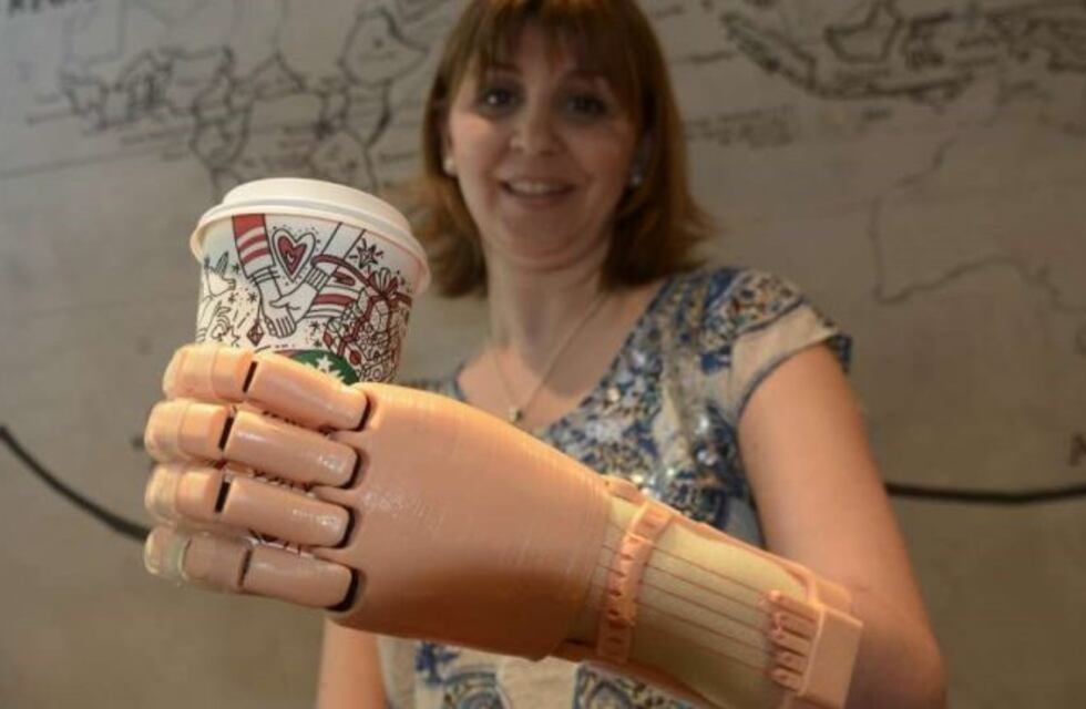 Se entregaron cuatro prótesis de mano 3D