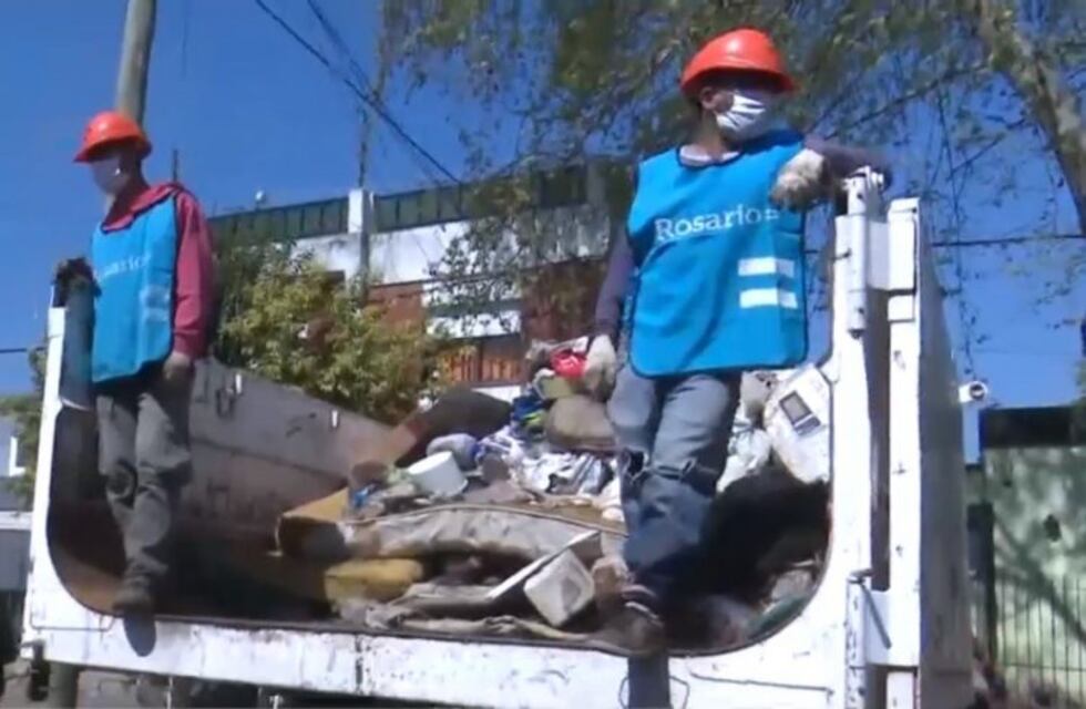 Un vecino de barrio Industrial guardaba tres toneladas de basura apiladas su casa