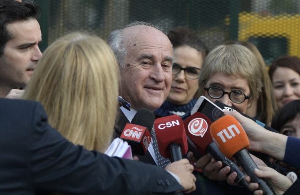 "Cristina va a cumplir el rol institucional que el pueblo le asignó", afirmó Oscar Parrilli