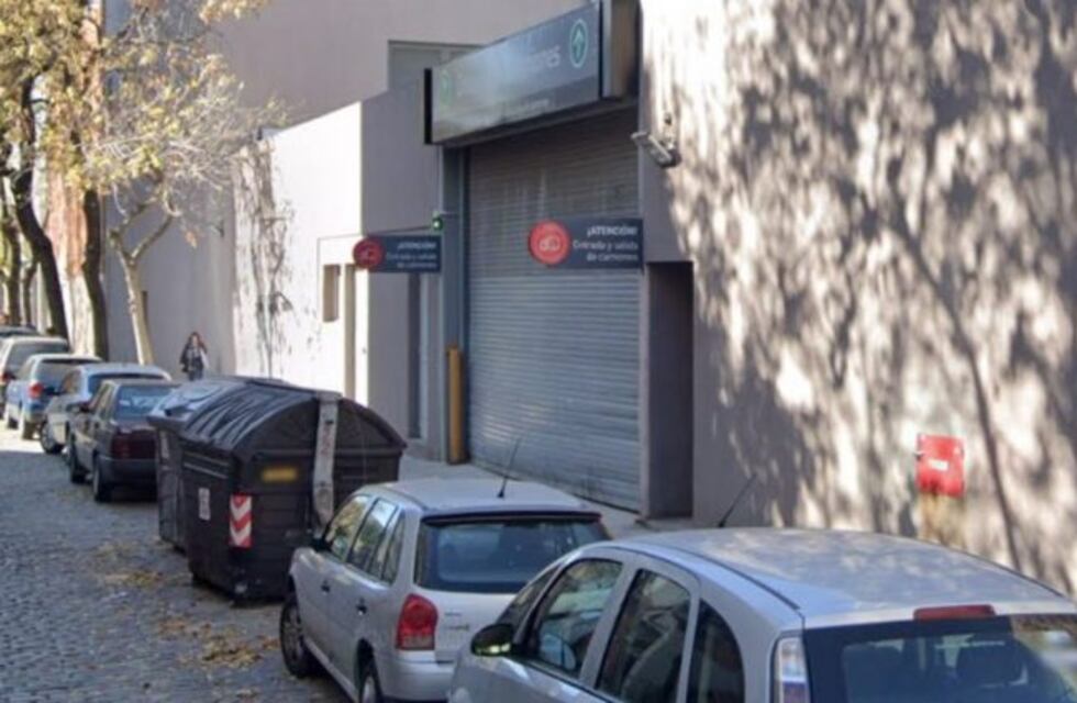 Un hombre le pegó una trompada en la cara a una anciana que salió a hacer las compras