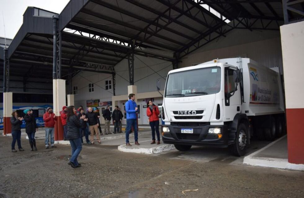 El Chaltén tiene su primer camión recolector-compactador de residuos