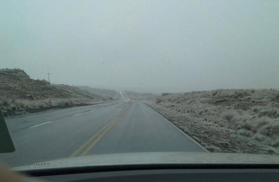 Nevó en las Altas Cumbres y está cortado el camino que une Carlos Paz con Mina Clavero