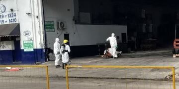 Derrame tóxico en una fábrica de Villa Soldati dejó a un operario seriamente herido\u002E Twitter/batraceo