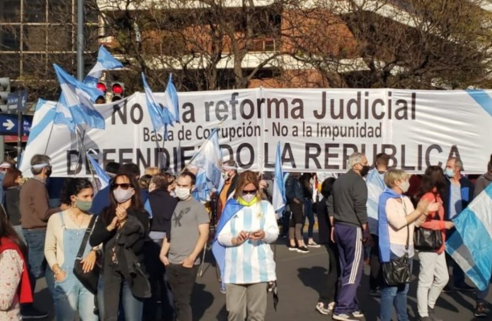En fotos y videos: el banderazo por el #17A en Córdoba