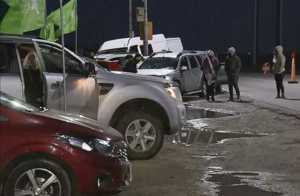 Hubo una caravana de propietarios de casas en la Costa por las tomas en medio de la cuarentena