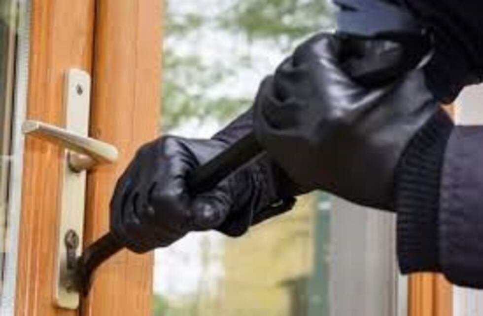 Trataron de robar una librería ubicada en calle Santa Fe al 400