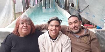 Sebastián Galleguillo y sus padres (Foto: Facebbok/paradeportes)