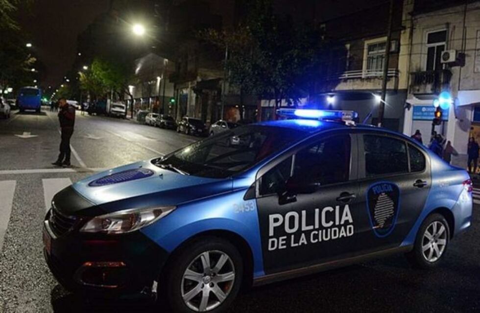 Detuvieron a una mujer que vendía LSD y éxtasis junto a su hijo de 2 años