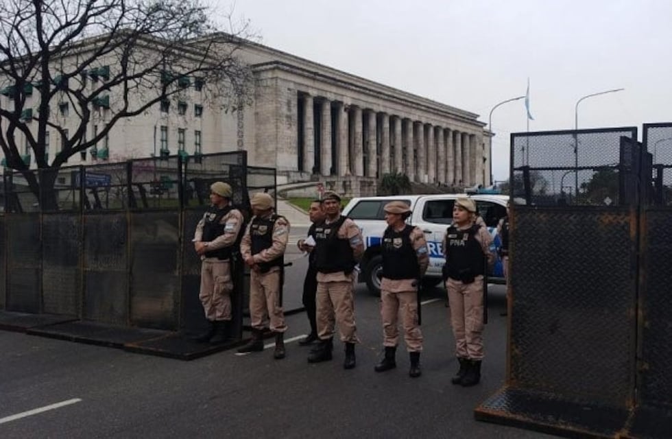 Efectúan un amplio operativo de seguridad tras el debate presidencial