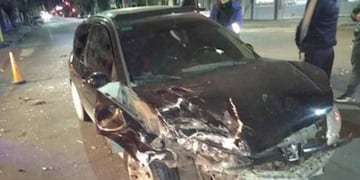 Chocó a un remís: estaba borracho