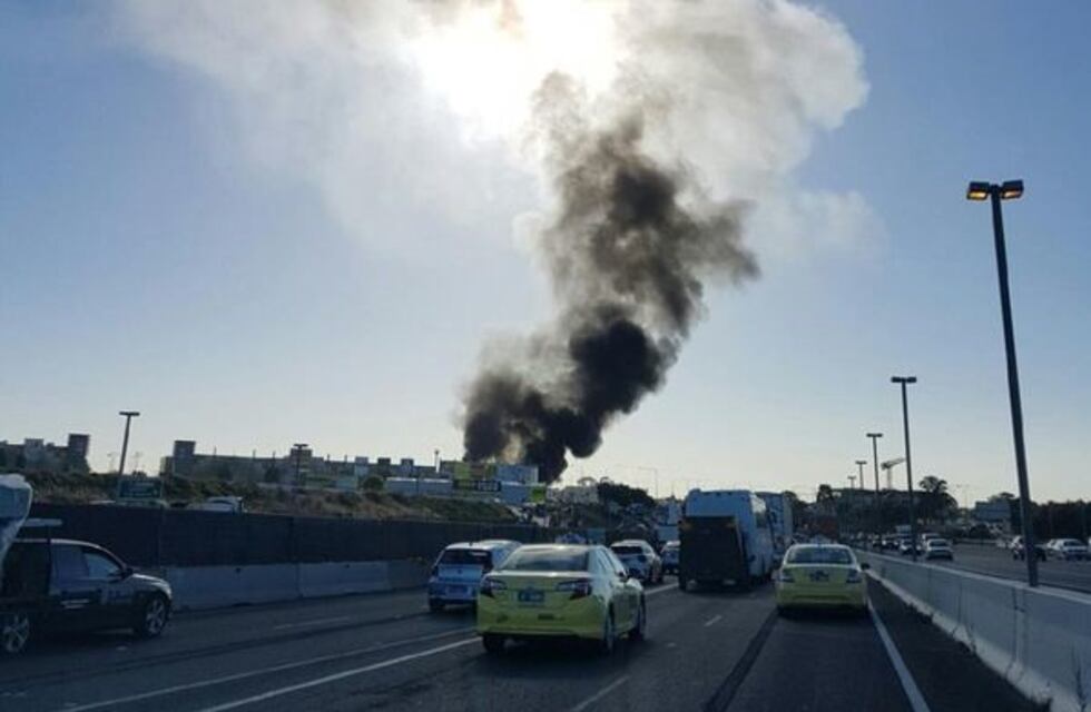 Australia: se estrelló una avioneta contra un shopping y hay al menos cinco muertos