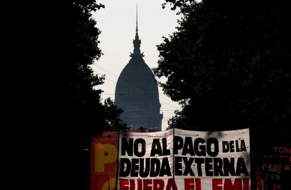 Con ollas populares en el Obelisco y una marcha, organizaciones repudiaron la visita del FMI al país