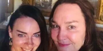 Se mudó a un palacio, se sacó una selfie y descubrió un terrorífico detalle\u002E