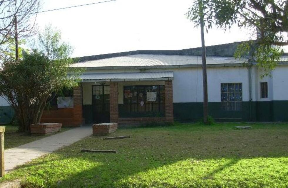 Delincuentes asaltaron la escuela de barrio Sironi y se llevaron hasta el matafuegos