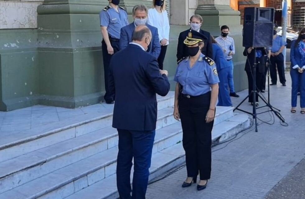 Perotti puso en funciones a la nueva jefa de la Unidad Regional V de Policía, Doris Abdala