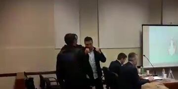 El imputado actuó en forma agresiva a espaldas de sus representantes legales\u002E (@radio_eme)