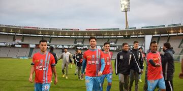 El 9 se impuso por penales ante el Albo en el primer duelo del Súper 8\u002E