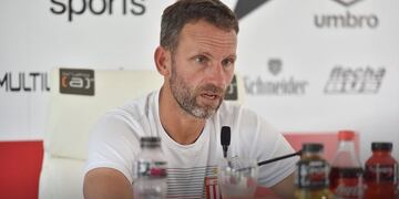 El DT Lucas Bernardi mete rotación para el viernes y guarda a los titulares para el choque con Santos por la Libertadores\u002E