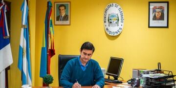 Martínez firmó la adhesión luego de una reunión con el comité de crisis\u002E