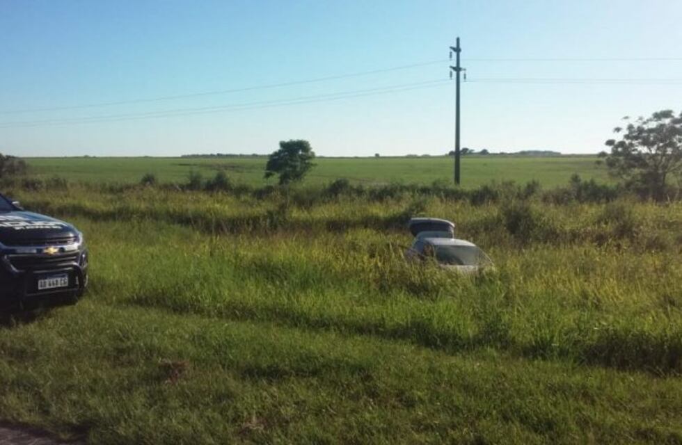 Una nena y su madre murieron al volcar el auto en el que viajaban