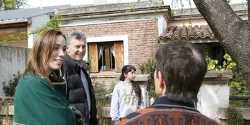 DYN07, LAS HERAS 24/09/16, EL PRESIDENTE DE LA NACION MAURICIO MACRI ENCABEZA UN TIMBREO NACIONAL DEL PRO EN GENERAL LAS HERAS ACOMPAu00d1ADO POR LA GOBERNADORA DE LA PROVINCIA DE BUENOS AIRES, MARIA EUGENIA VIDAL. rnFOTO:DYN/PRENSA CAMBIEMOS. las heras mauri