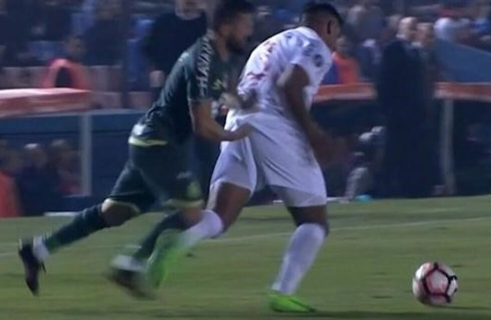 Copa Libertadores: le metió el dedo en la cola a su rival y se fue expulsado