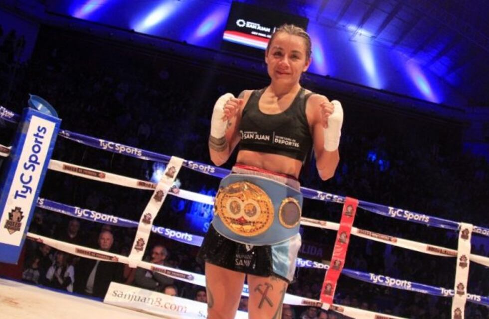 La campeona mundial de boxeo visitó San Juan, su provincia natal