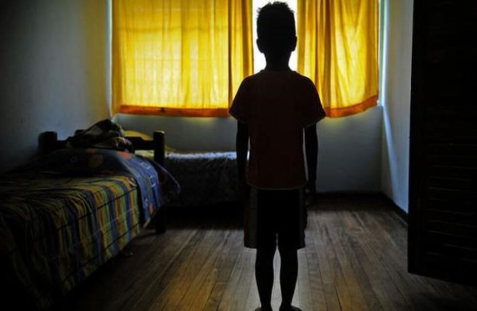 Condenaron a un docente por abusar sexualmente de su hijastro