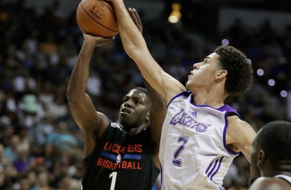 Lonzo Ball, al rescate de los Lakers