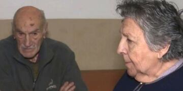 Pareja de ancianos abandonada por su propio hijo