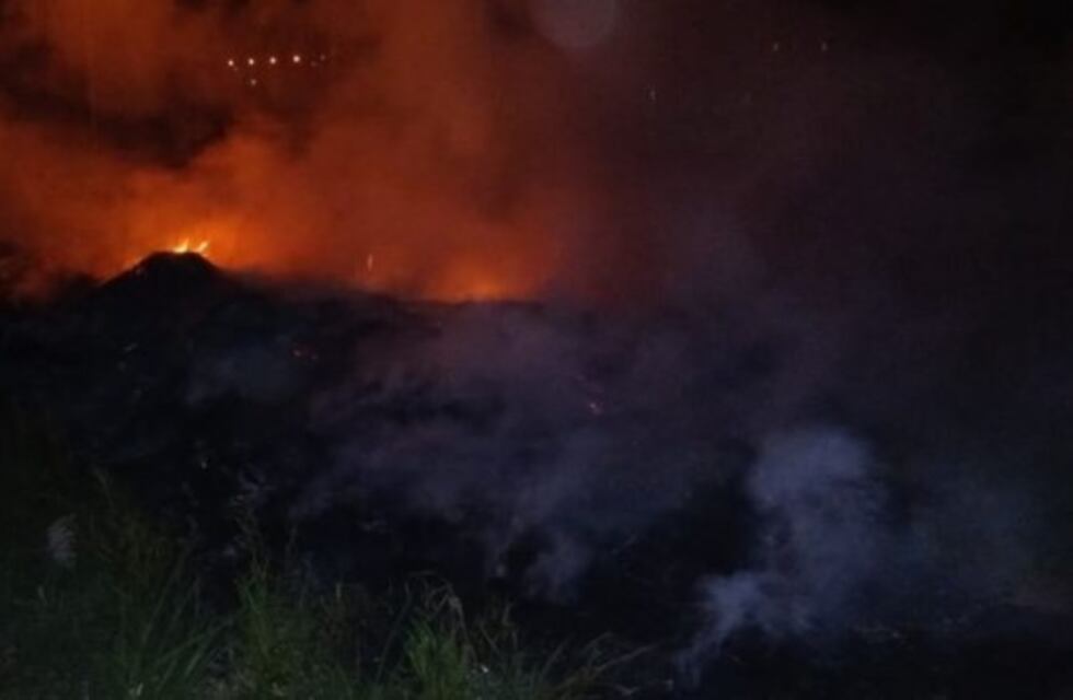Incendio de pastizales en barrio 9 de Septiembre